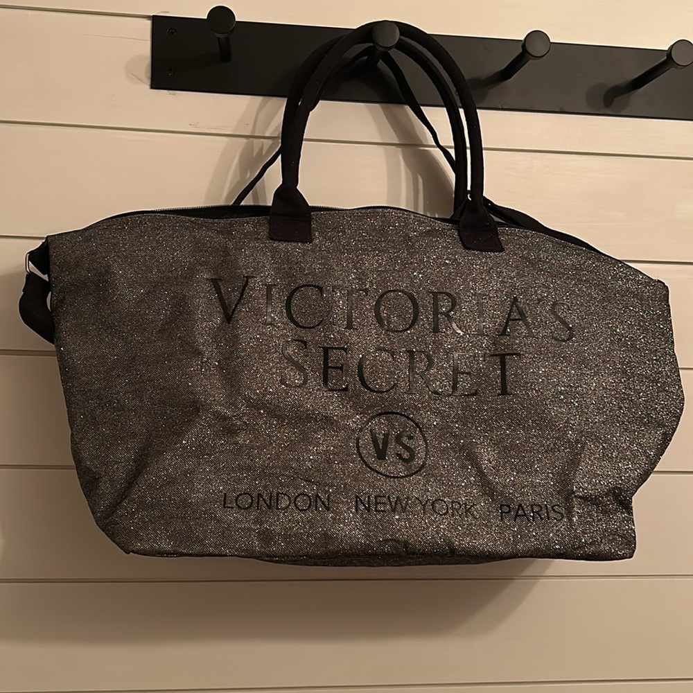 Victoria Secret 2015 Limited Edition Glitter Weekender Duffle - Picture 2 of 5